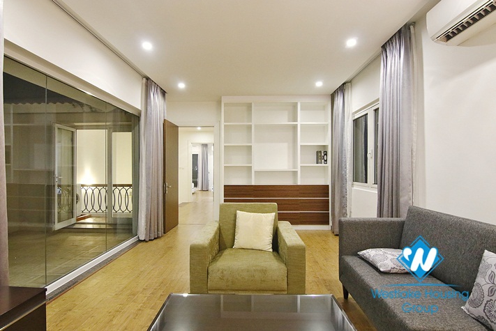  Beautiful corner villa with Garden for rent in Vinhomer Riverside - Long Bien